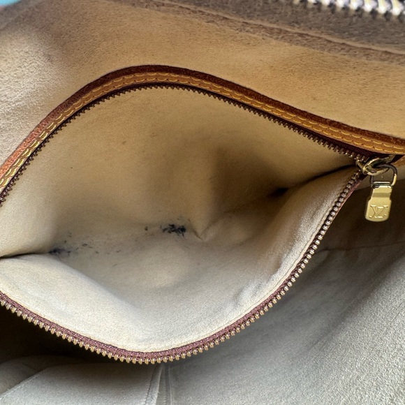 SOLD Louis Vuitton Looping GM Monogram Shoulder Bag - Picture 7 of 14